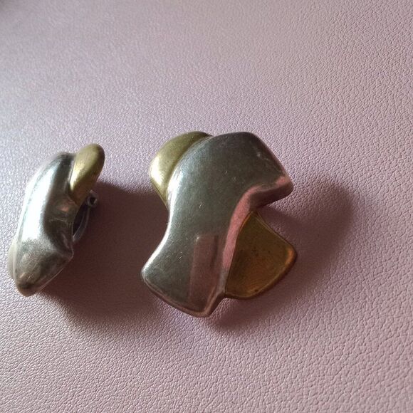 Earrings Vintage Sterling Silver Brass Two-Tone Clip-On Earrings Mid-Century - Picture 6 of 7